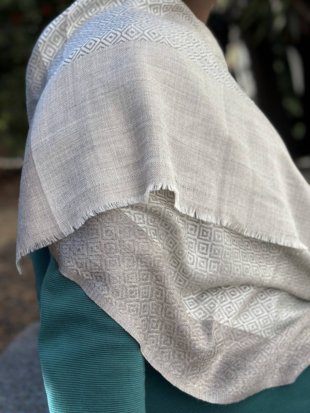 Super-Fine Genuine Cashmere Blend Diamond Weave Scarf