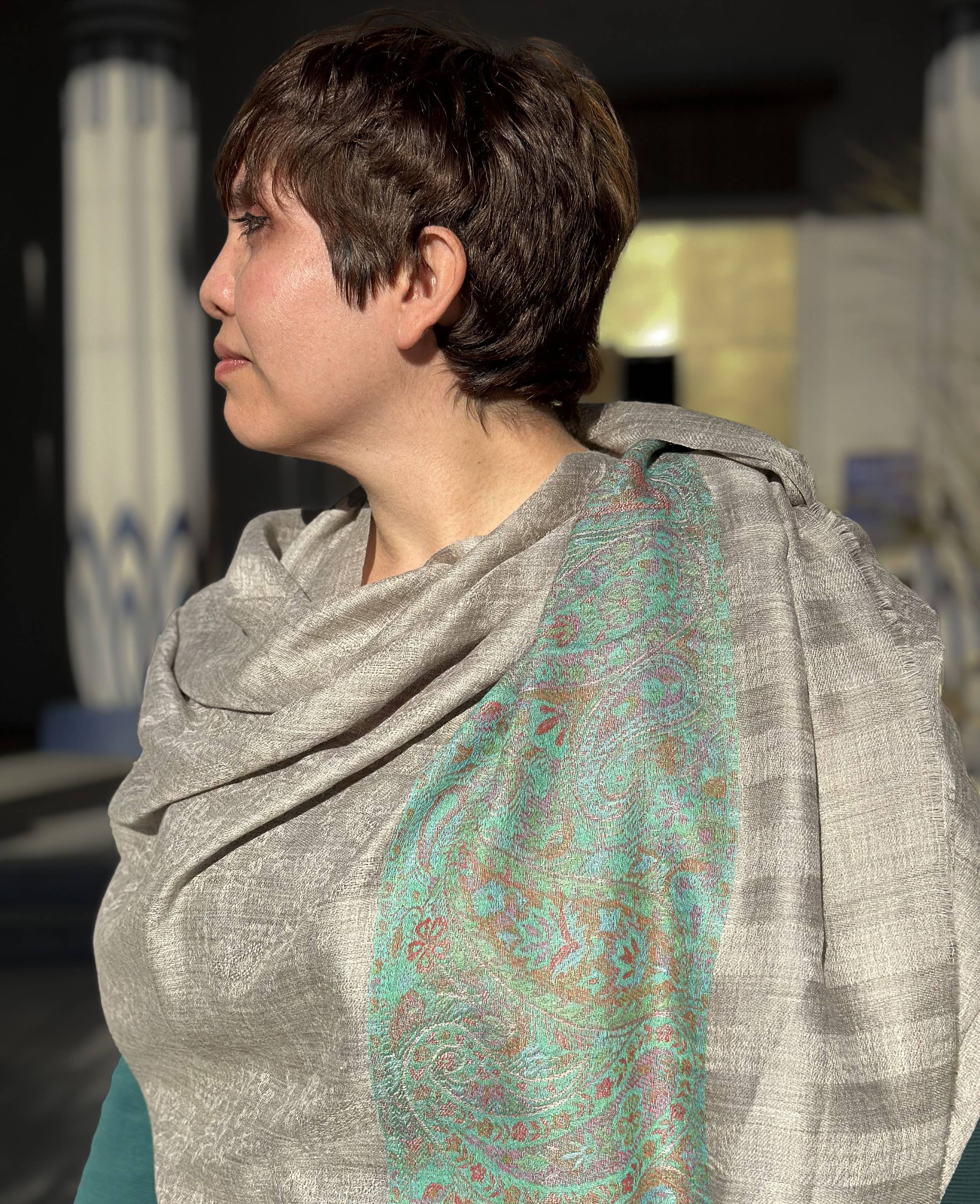 Super-Fine Genuine Cashmere Shawl with Paisley Edges