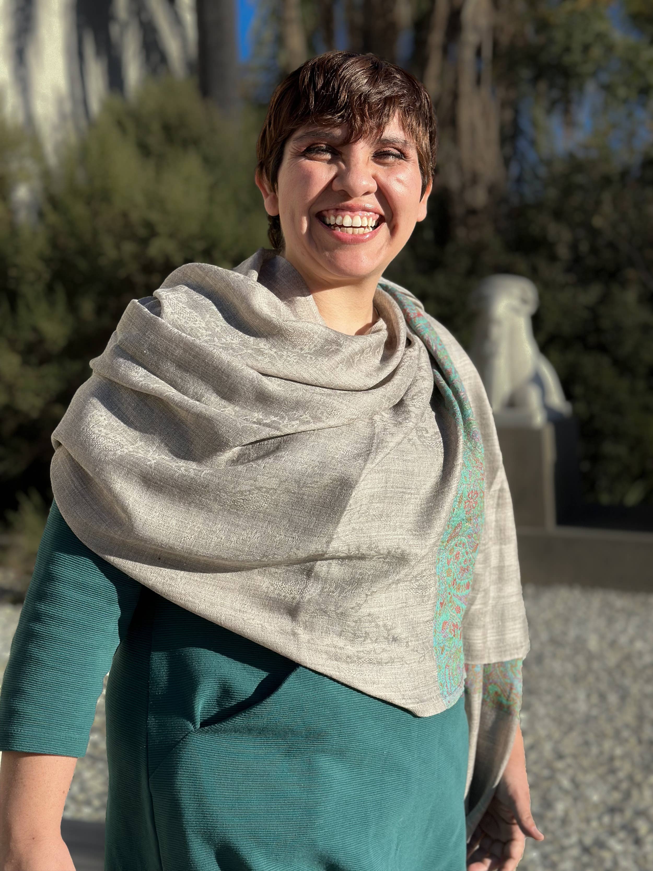 Super-Fine Genuine Cashmere Shawl with Paisley Edges