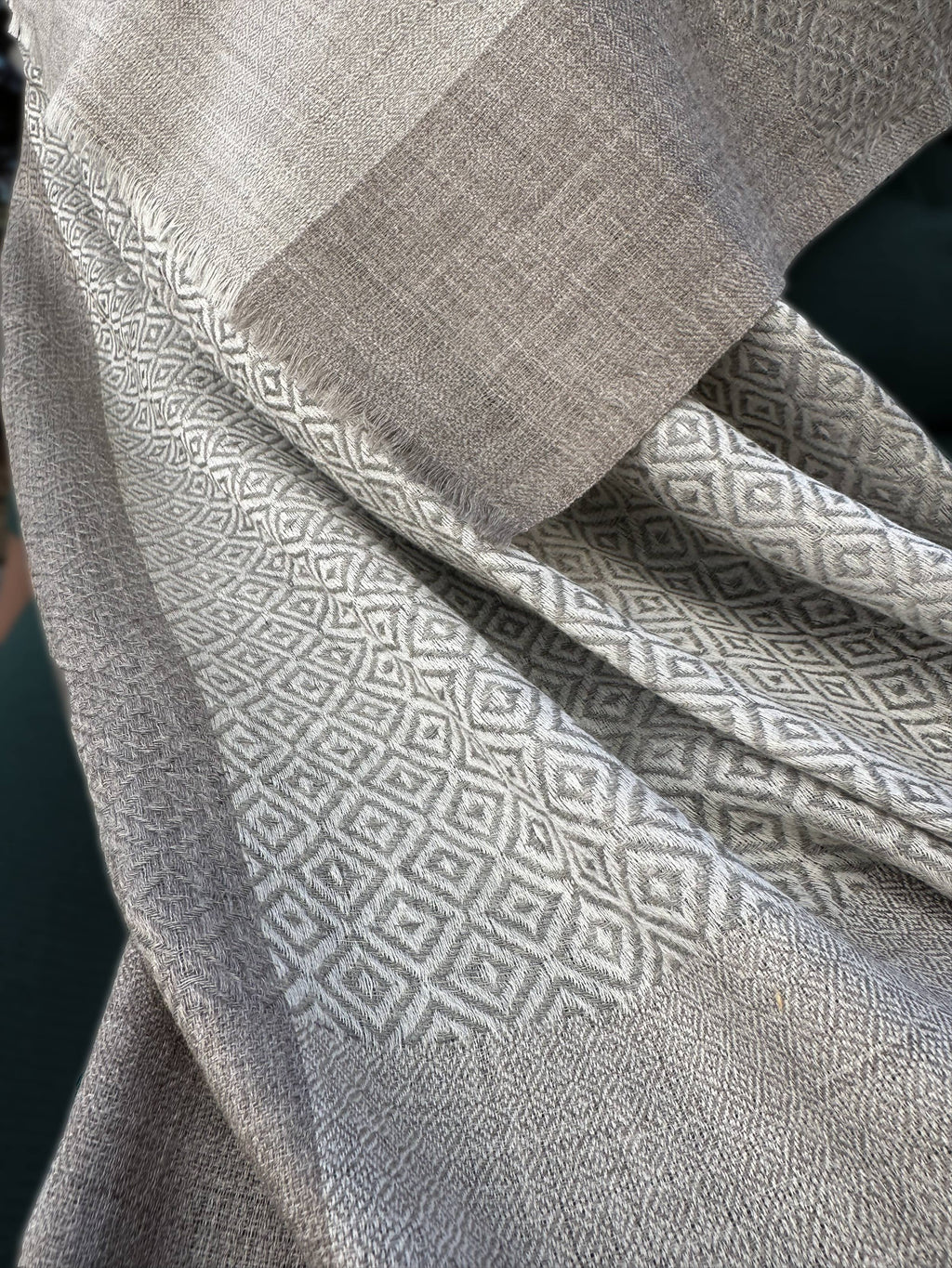 Super-Fine Genuine Cashmere Blend Diamond Weave Scarf