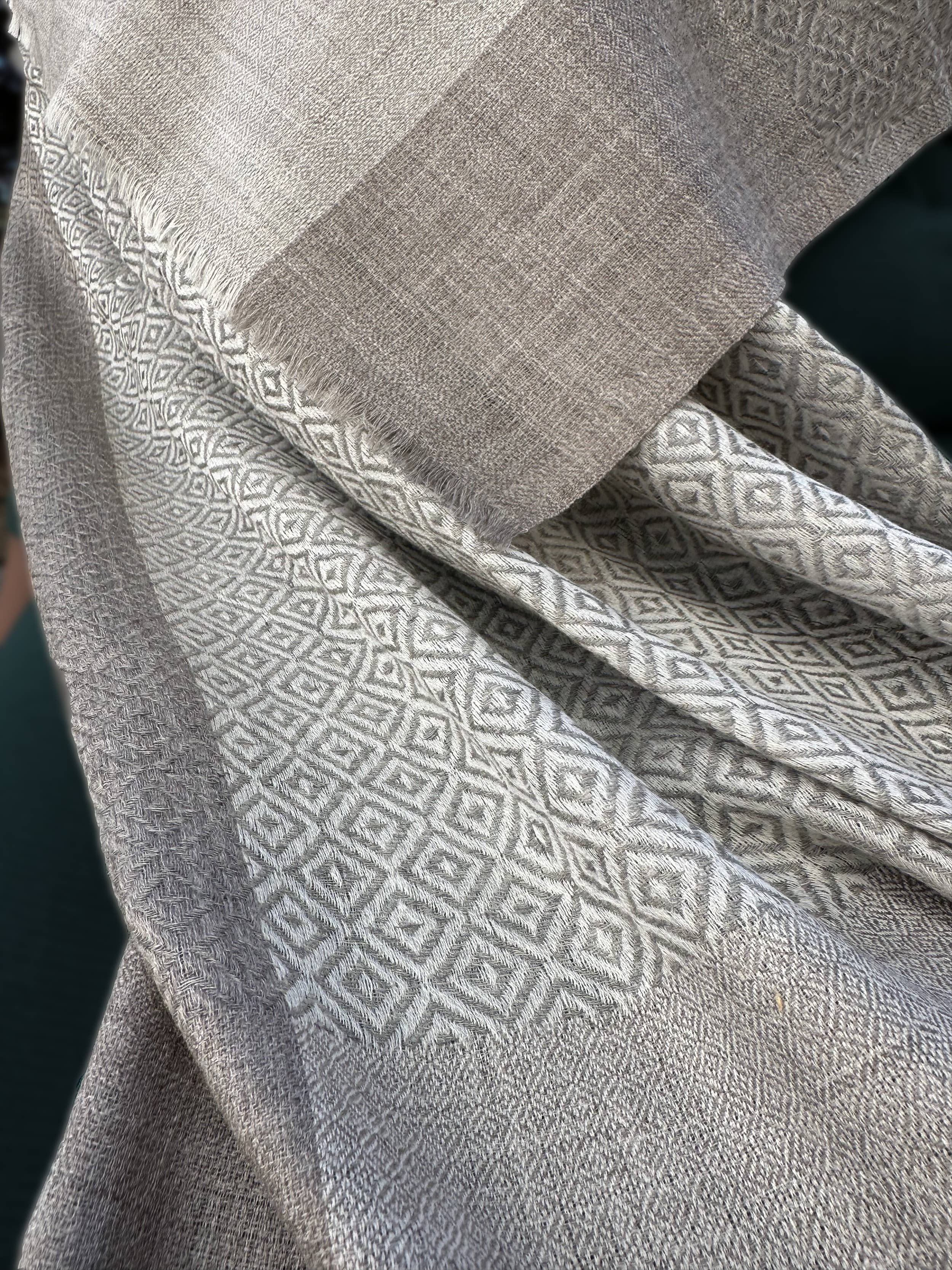 Super-Fine Genuine Cashmere Blend Diamond Weave Scarf