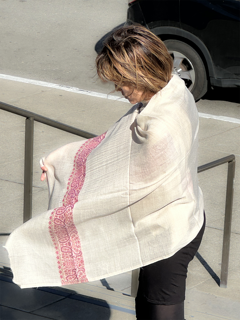 Multi-Toned Edge Embroidery Genuine Cashmere Blend Shawl